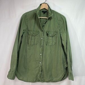 🦀  J Crew green cotton lived in camp shirt
